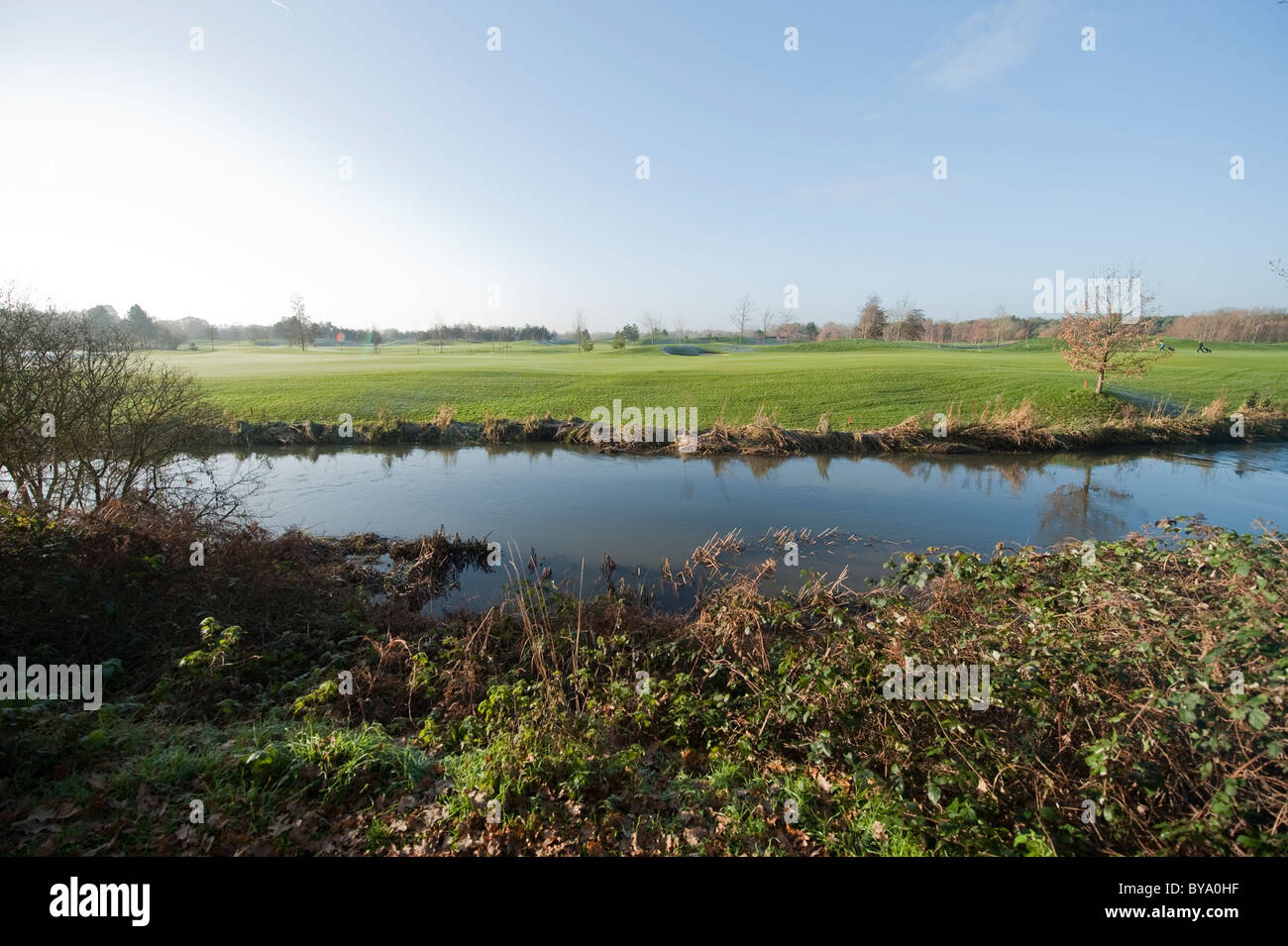 Fiume Wey Wisley e campo da Golf, Surrey, Inghilterra Foto Stock