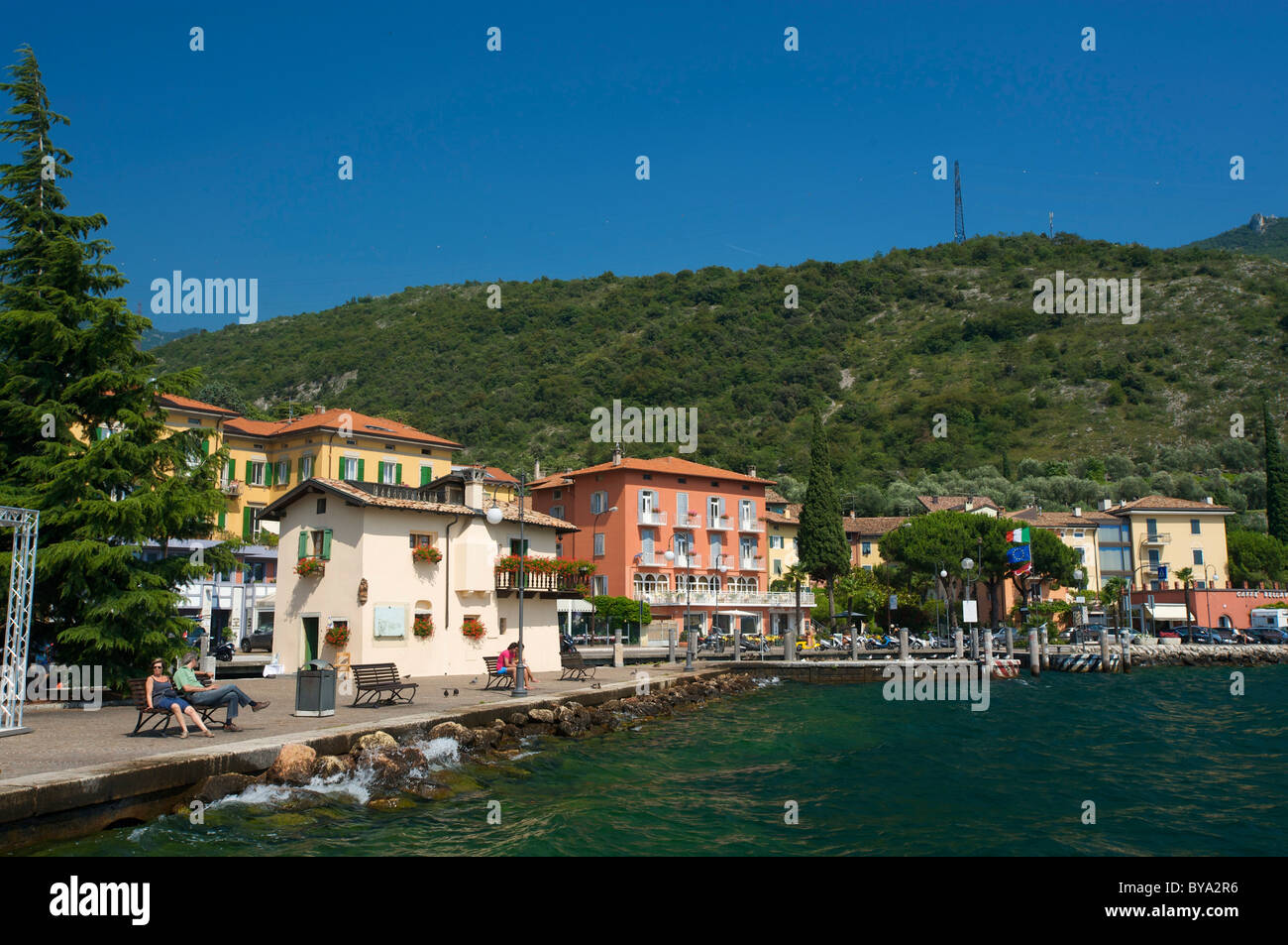 Lungolago a Torbole sul lago di Garda, provincia di Trento, Trentino, Italia, Europa Foto Stock