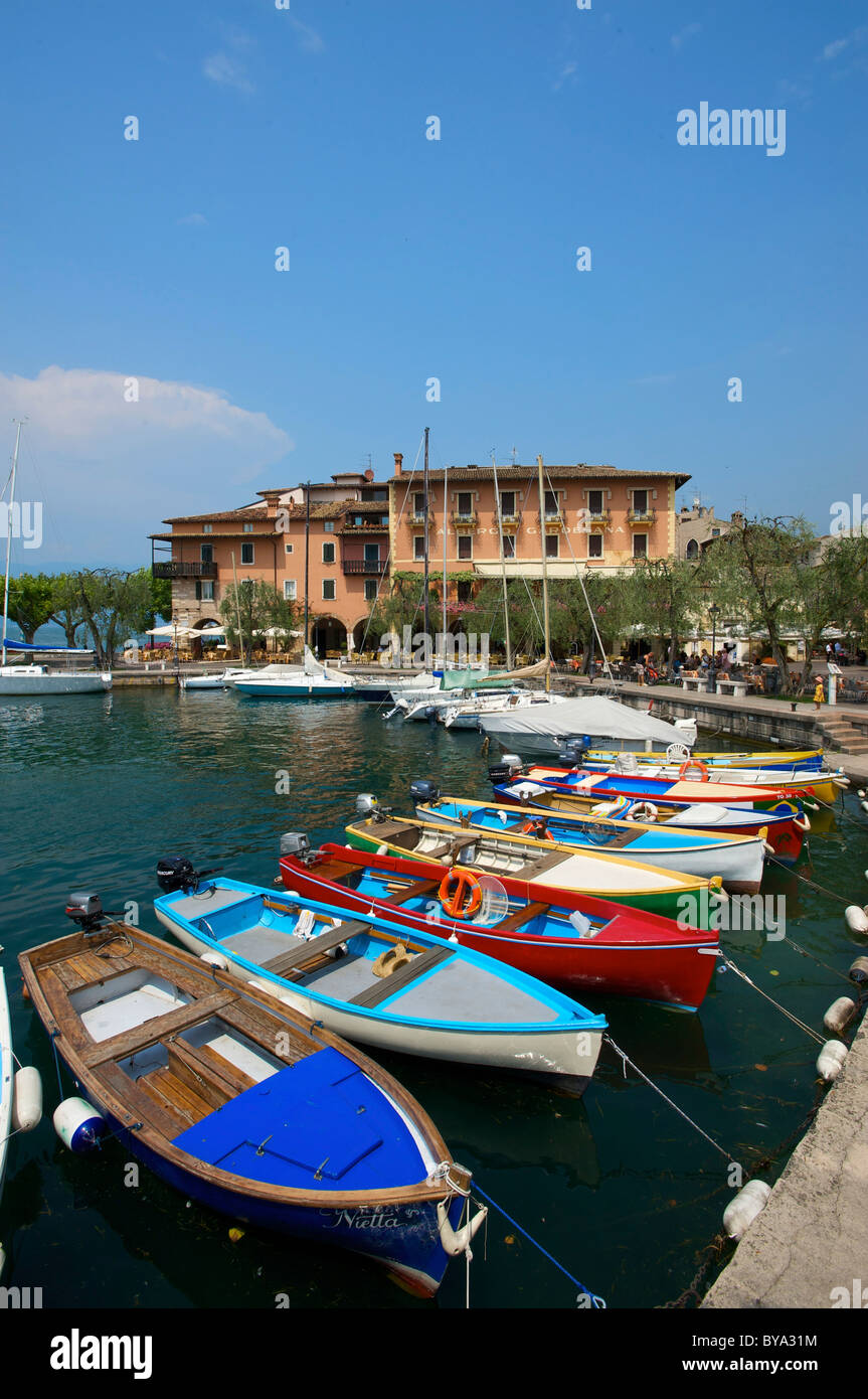 Torri del Benaco sul Lago di Garda, regione Veneto, Italia, Europa Foto Stock