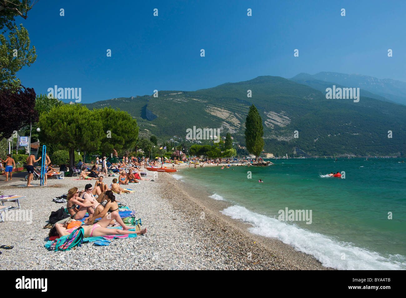 Surf Beach a Torbole sul lago di Garda, Trentino, Italia, Europa Foto Stock