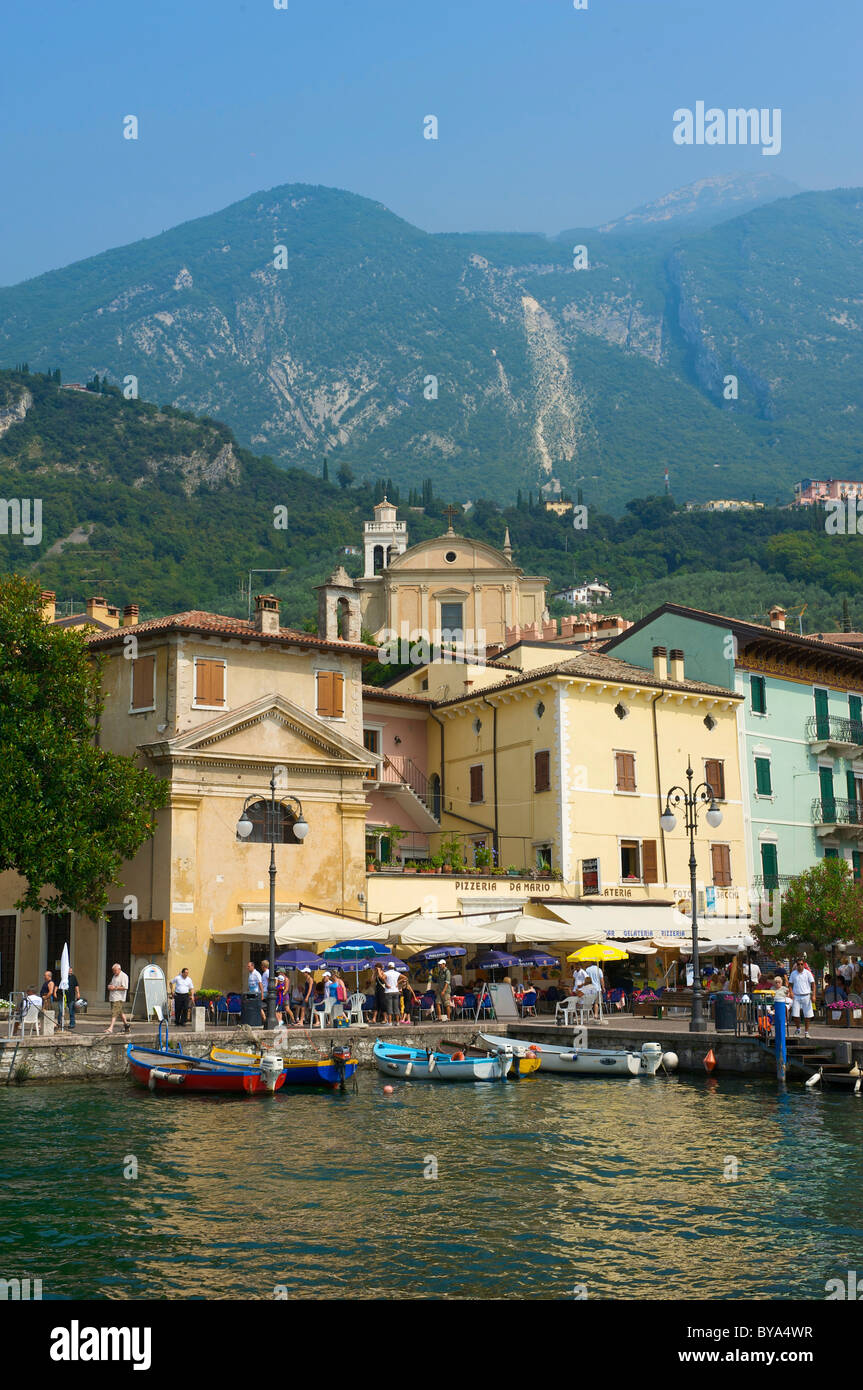 Porto di Malcesine sul Lago di Garda, Veneto, Italia, Europa Foto Stock