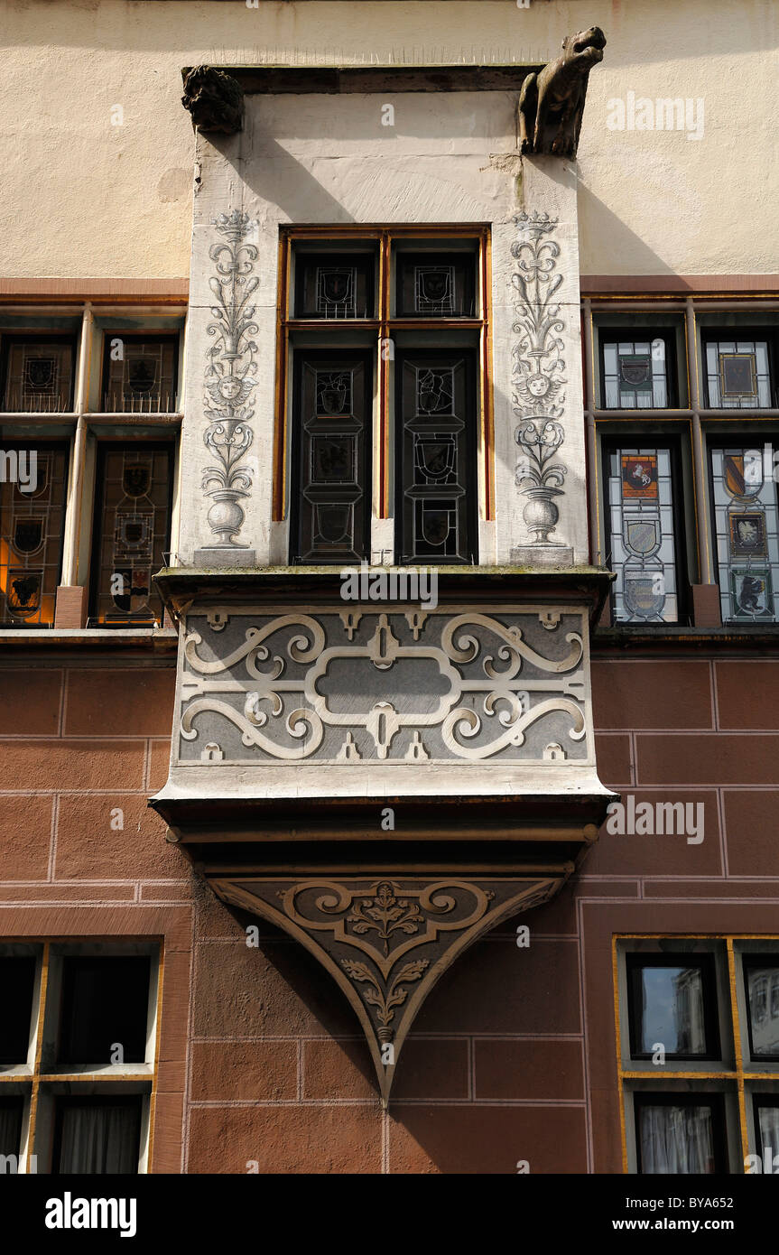 La baia di decorazione finestra alla Baseler Hof, costruito 1494-1496, Baseler Strasse 40, Freiburg im Breisgau, Baden-Wuerttemberg Foto Stock