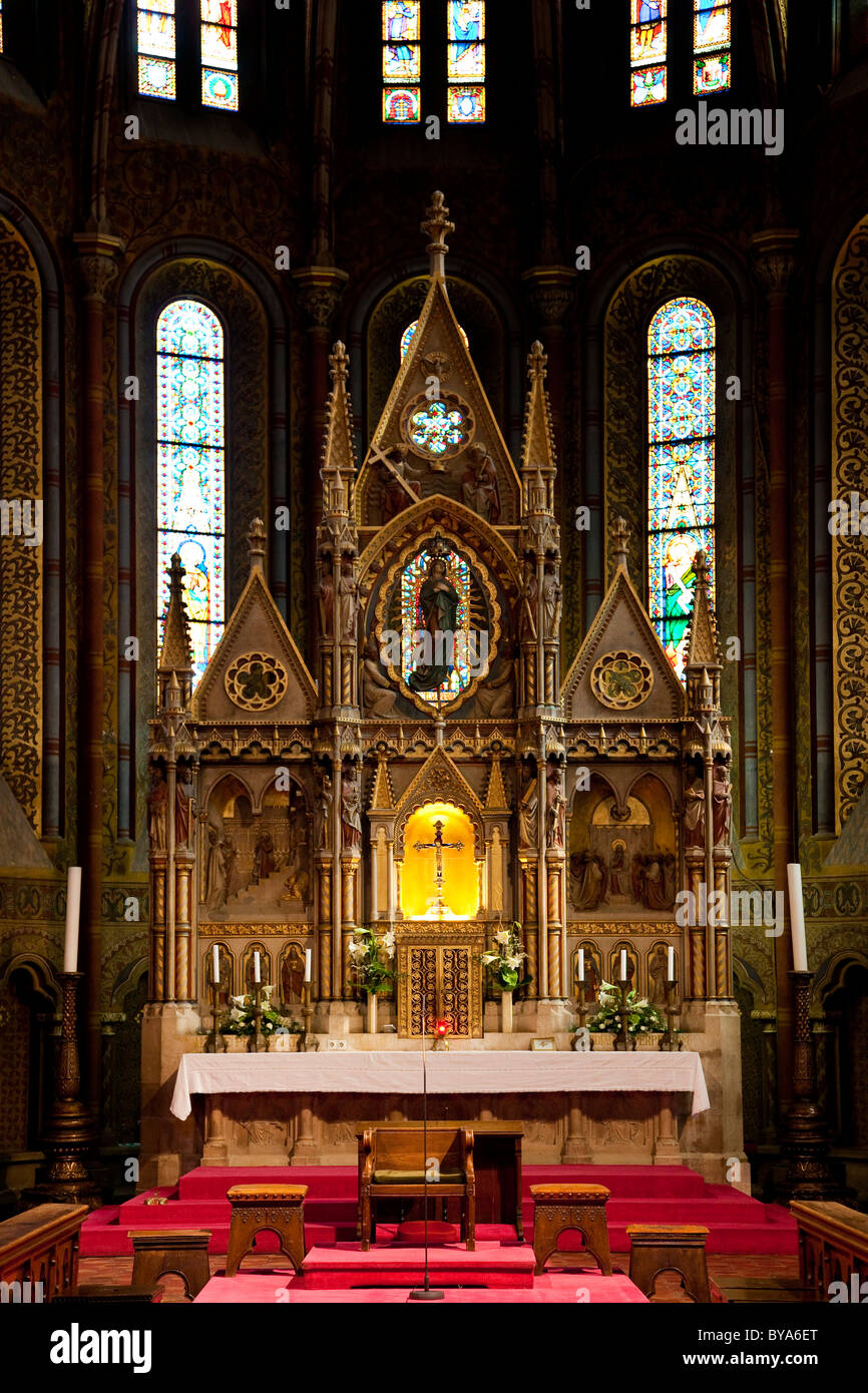 Santuario della chiesa di San Mattia, il Buda Castle District, Budapest, Ungheria, Europa Foto Stock
