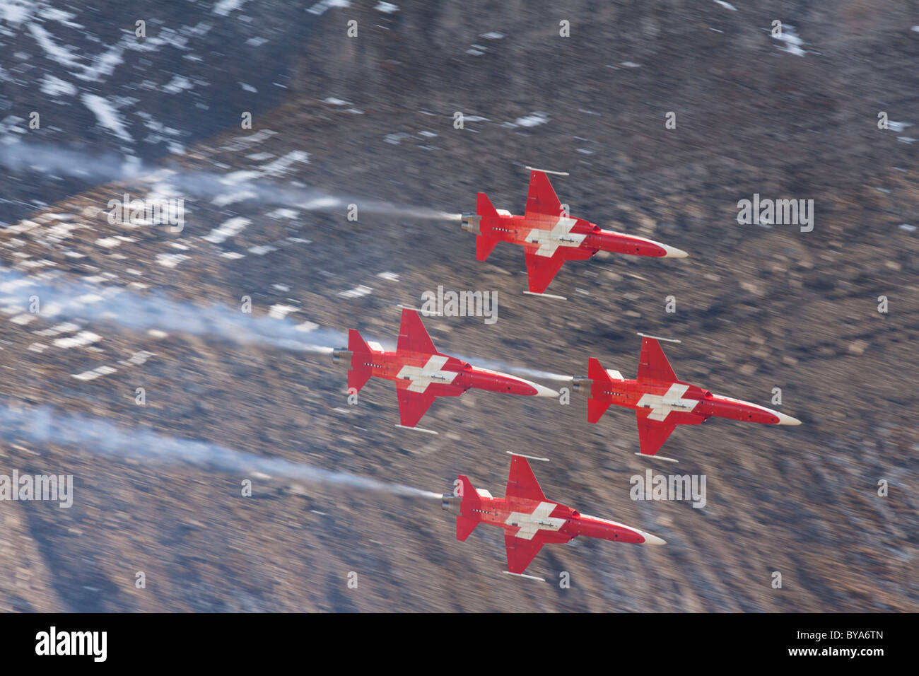 Volo di formazione della Patrouille Suisse in Northrop F-5E Tiger II, mountain-air show della Swiss Air Force a Axalp Foto Stock