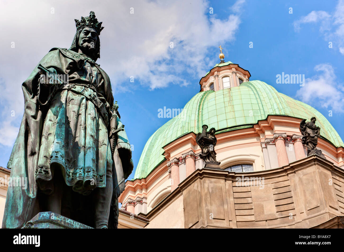 Chiesa di San Francesco e il monumento di Imperatore Carlo IV, 1848, Praga, Repubblica Ceca, Europa Foto Stock