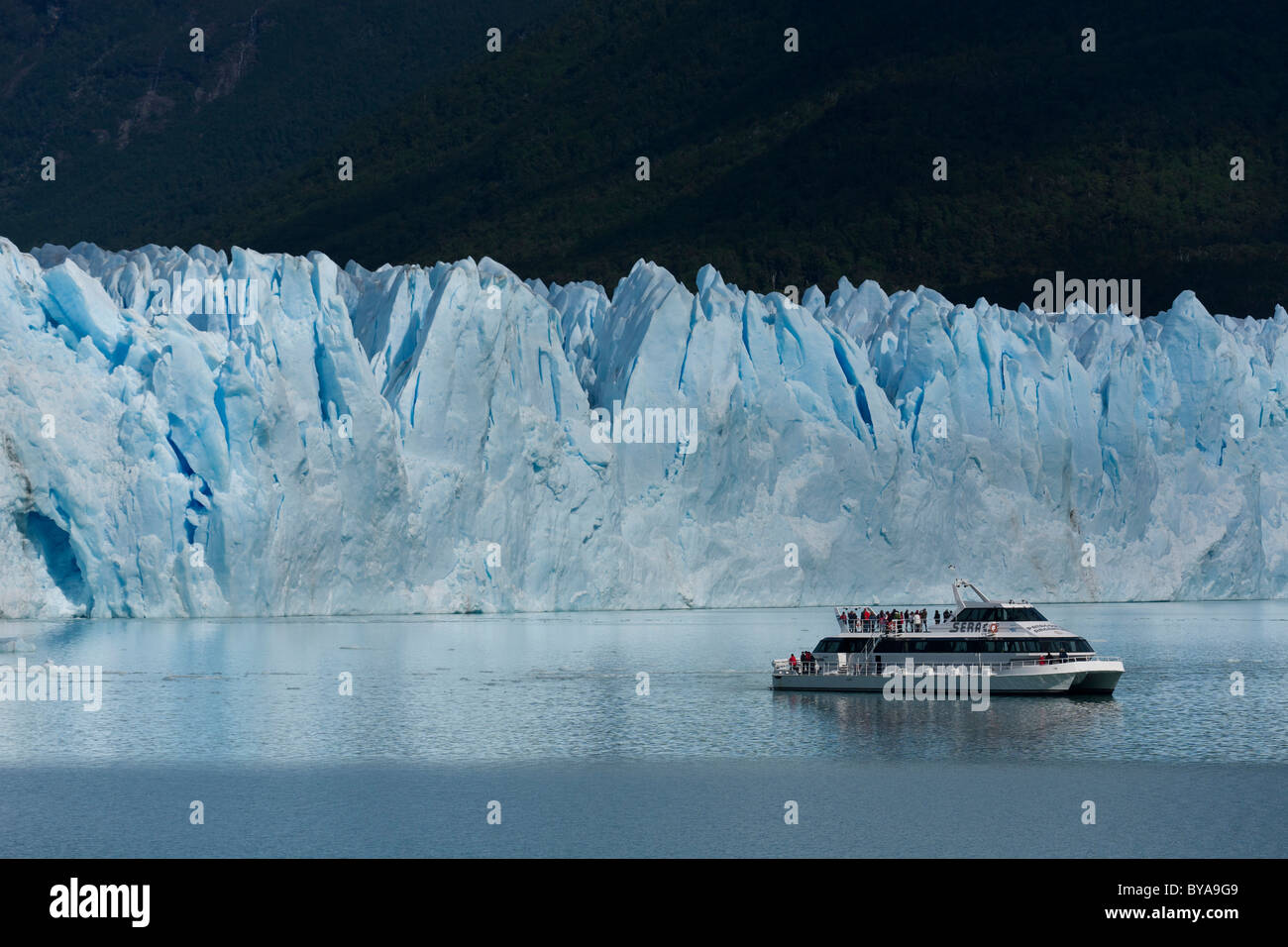 Tour in barca per il Ghiacciaio Perito Moreno, Parque Nacional Los Glaciares, parco nazionale Los Glaciares, Patagonia, Argentina Foto Stock