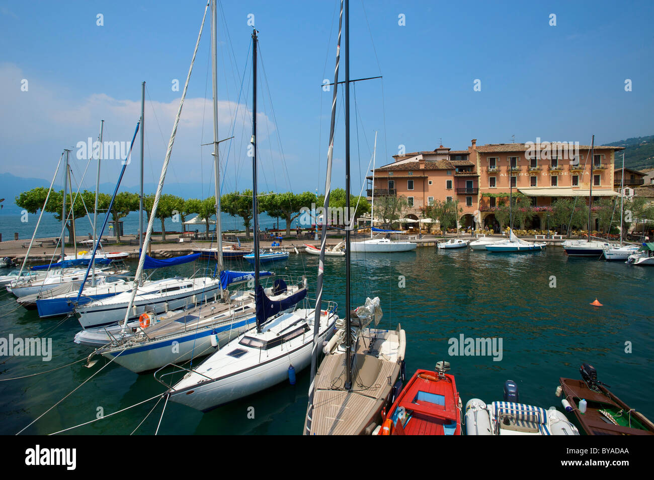 Torri del Benaco sul Lago di Garda, Veneto, Italia, Europa Foto Stock