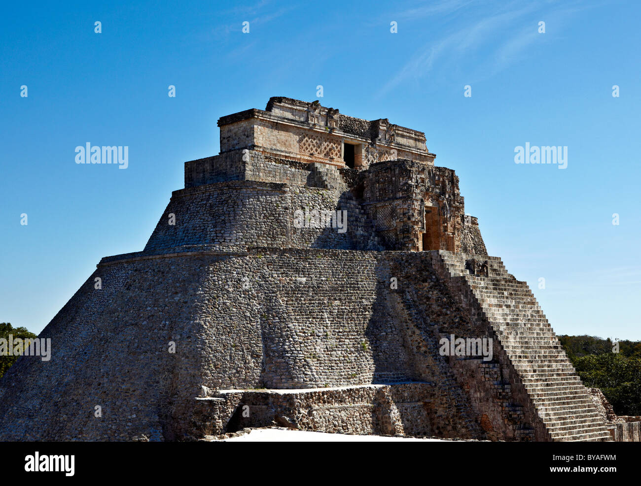 Piramide del mago, Uxmal sito archeologico, la penisola dello Yucatan, Messico Foto Stock