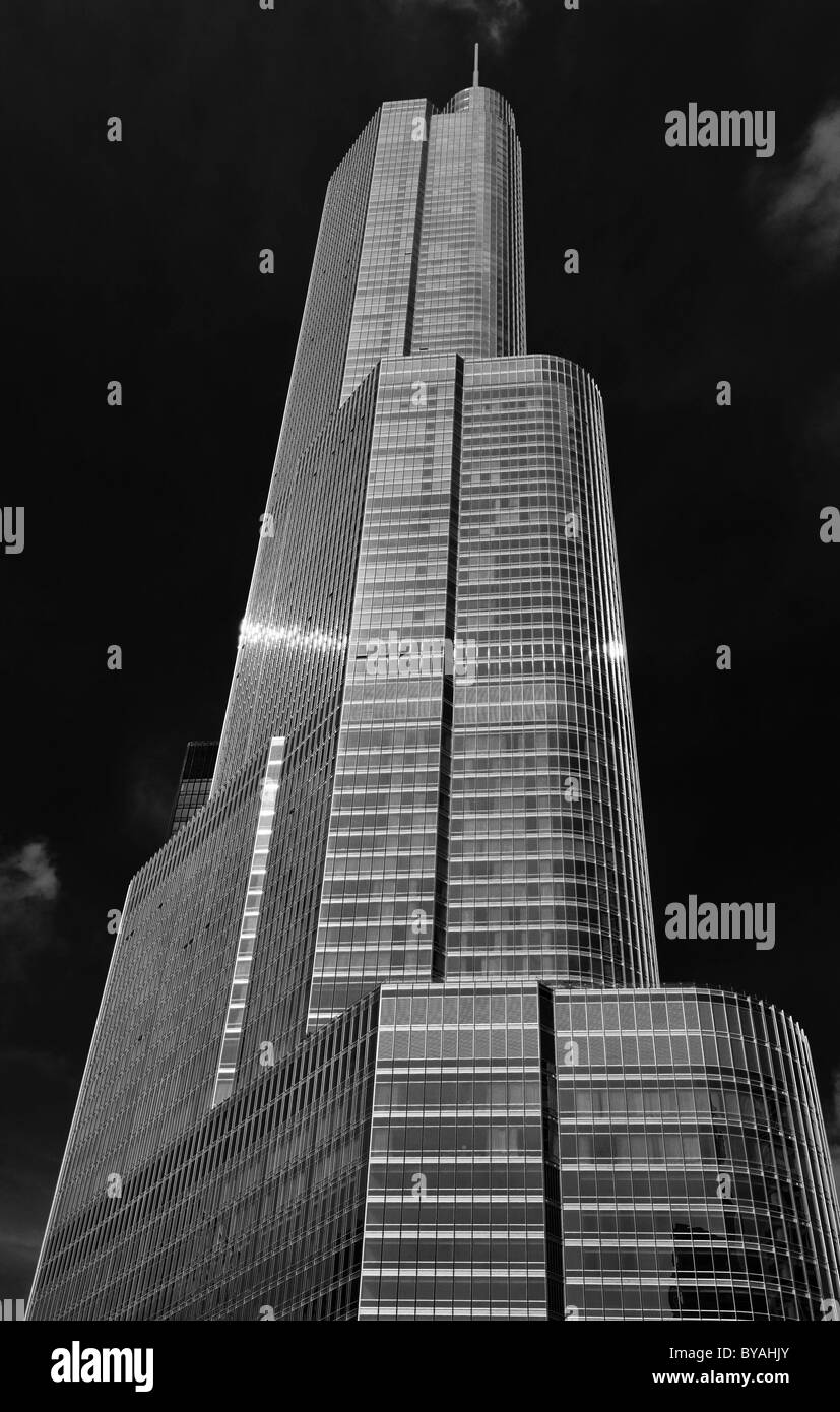 Bianco e nero, vista sulla Trump International Tower, Loop, Chicago, Illinois, Stati Uniti d'America, USA, America Foto Stock