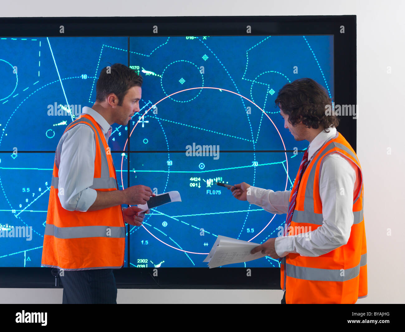 I controllori del traffico aereo con simulazione Foto Stock