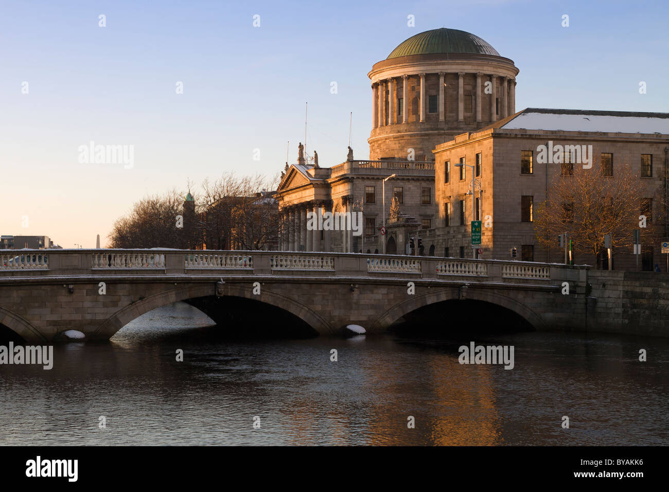 Il famoso courtroom edificio di quattro giudici a Dublino, Irlanda. Foto Stock