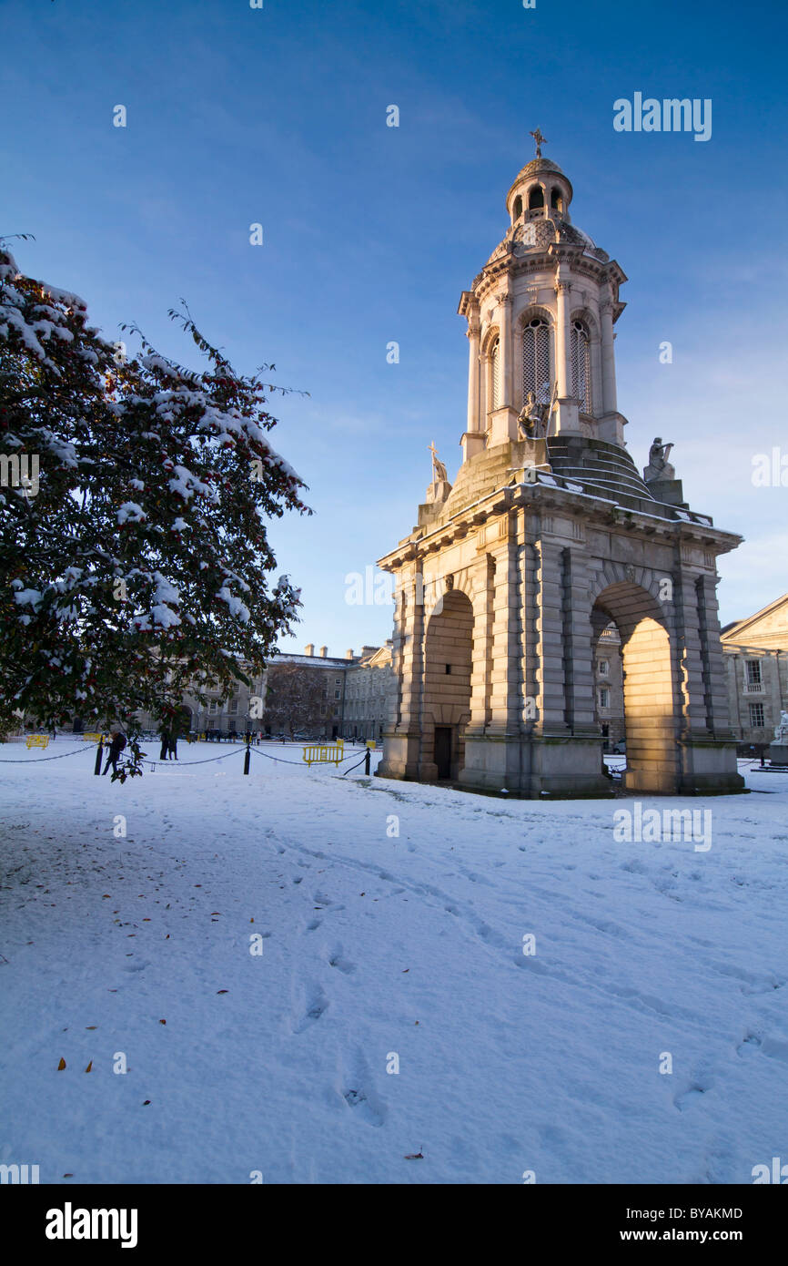Storico Trinity College di Dublino. Tutti i marchi registrati e i volti sono stati clonati. Foto Stock