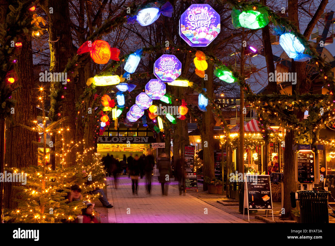 Quality Street, decorazione di Natale, Tivoli, Copenhagen, Danimarca, in Europa Foto Stock