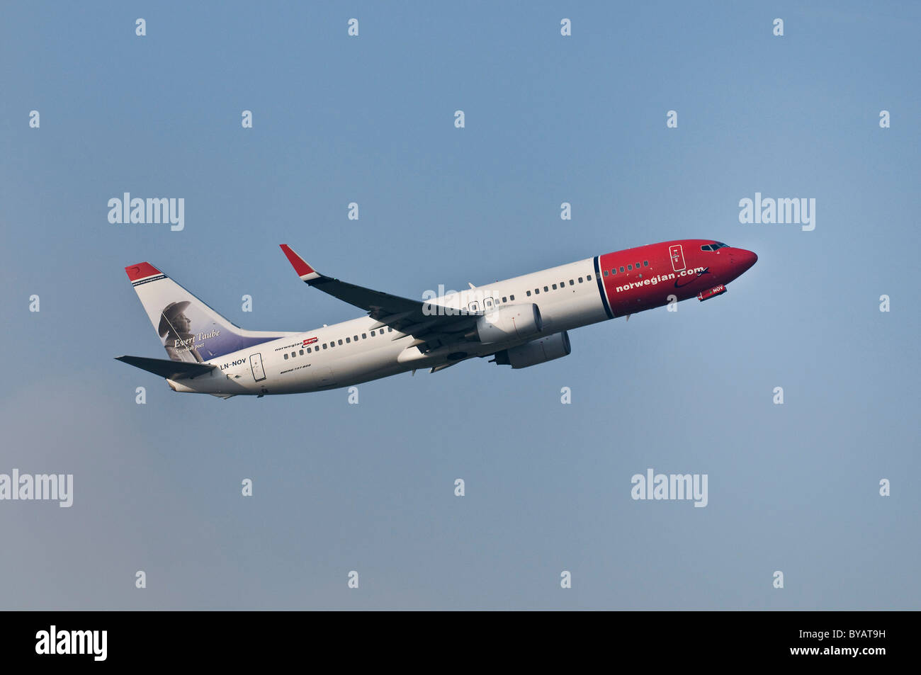 Norwegian Air Shuttle Boeing 737-8FZ, passeggero aereo arrampicata Foto Stock