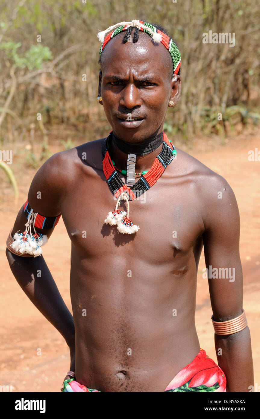 Decorate Hamar uomo, sud della valle dell'Omo, l'Etiopia meridionale, Africa Foto Stock