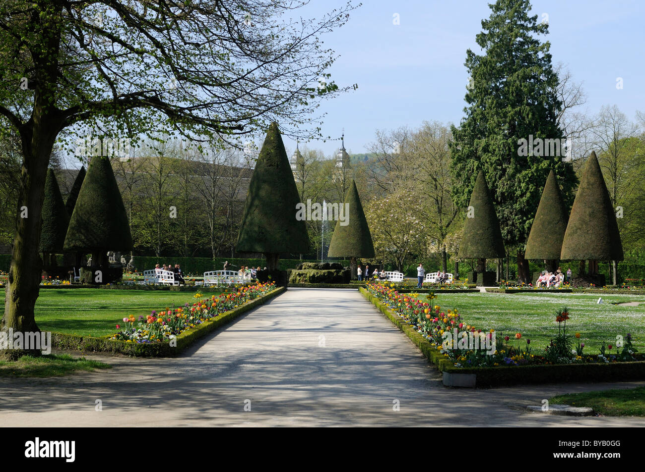 I giardini barocchi di Wuerzburg Residenz Castello, Wuerzburg, bassa Franconia, Baviera, Germania, Europa Foto Stock