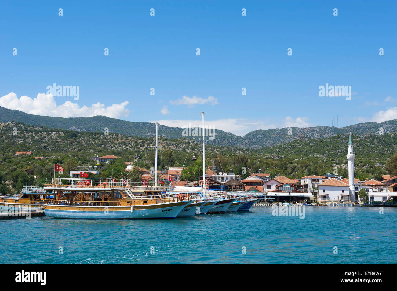 Escursione in barca al porto di Ucagiz, costa meridionale della Turchia Foto Stock