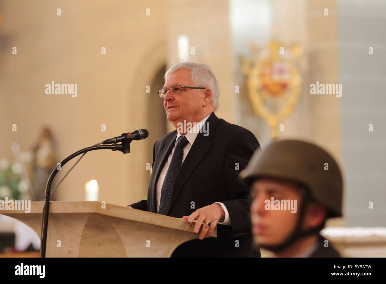 German Football Association, DFB, presidente Theo Zwanziger ha parlando nella Basilica di San Kastor durante un servizio ecumenico Foto Stock