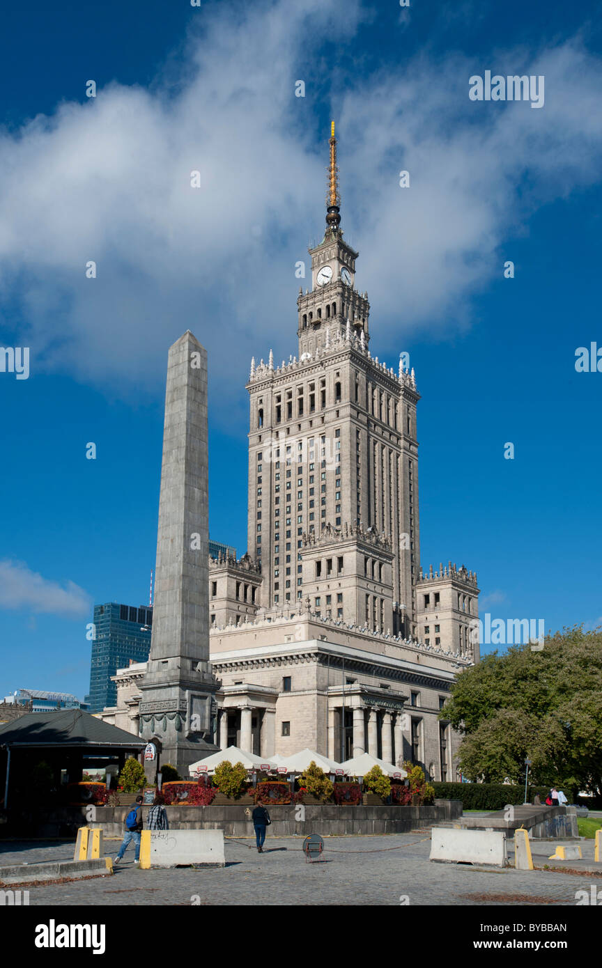 Palazzo della Cultura e della scienza, alto edificio in un matrimonio-stile di torta, landmark, Varsavia, Mazowieckie, Polonia, Europa Foto Stock