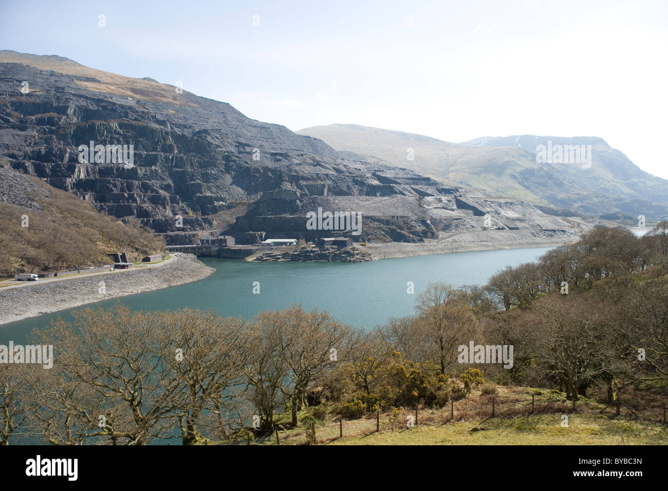 Dinorwig cava di ardesia from Dolbadarn Castle a Llanberis Foto Stock