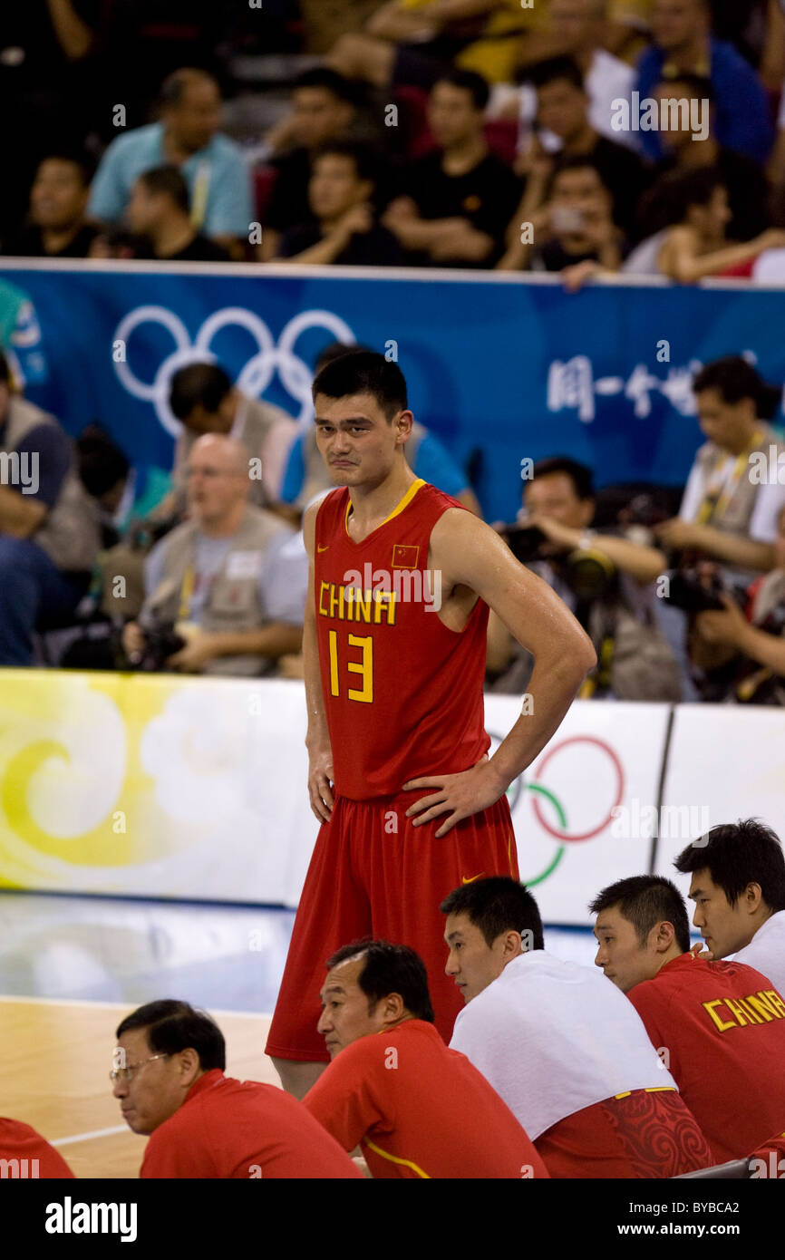 Yao Ming (CHN) USA-Cina di pallacanestro degli uomini di azione al 2008 Olimpiadi estive a Pechino, Cina Foto Stock