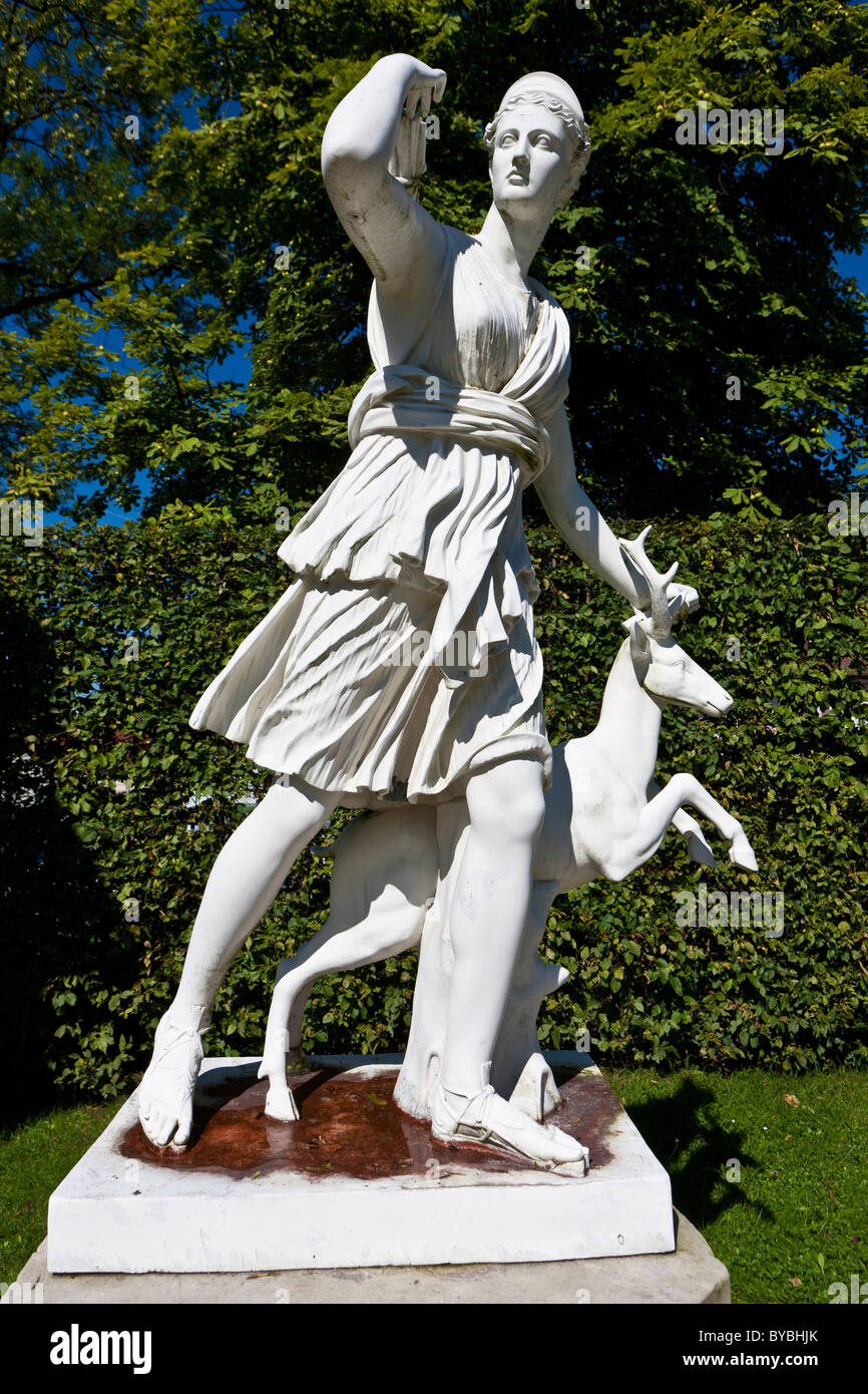 Statua della Dea Diana, Schloss Fantaisie nei giardini del palazzo, Bayreuth, Alta Franconia, Baviera, Germania, Europa Foto Stock