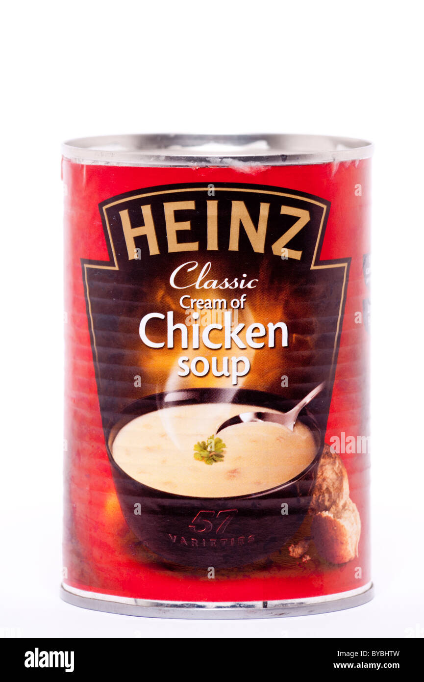 Una lattina di Heinz Crema di zuppa di pollo su sfondo bianco Foto Stock