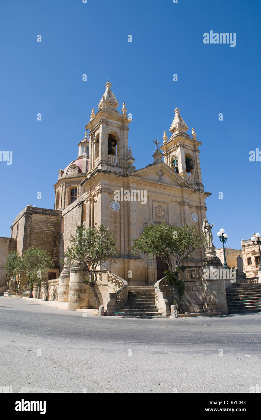 Xewkija chiesa cattolica villaggio di Gozo isola sorella di Malta Foto Stock