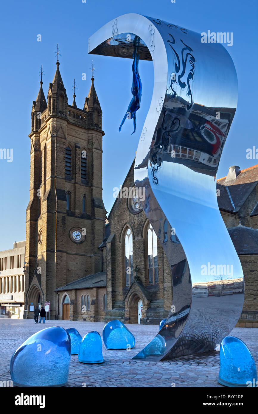 Statua di onda, St Johns Square, Blackpool, Inghilterra, Regno Unito GB Foto Stock