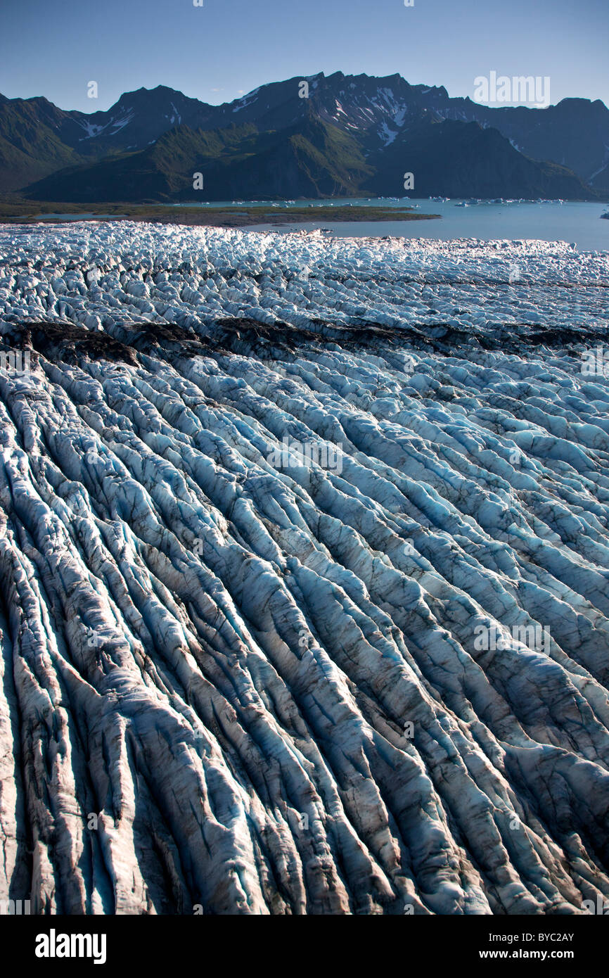 Aerial del ghiacciaio di Orso e orso Laguna, il Parco nazionale di Kenai Fjords, vicino a Seward, Alaska. Foto Stock