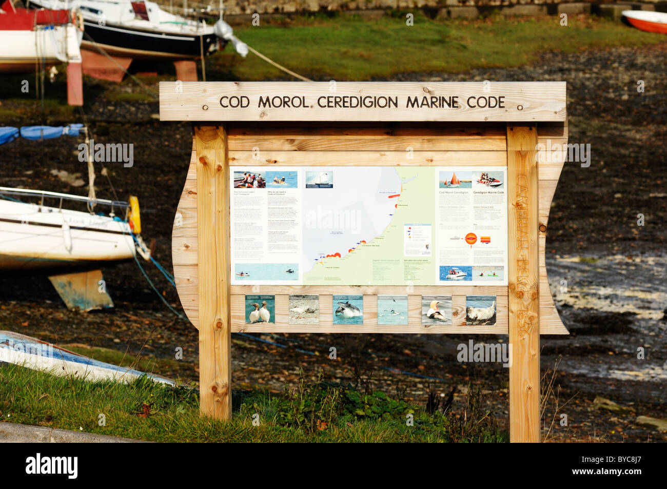 Scheda Informazioni specificando il codice marittimo a Aberystwyth Harbour, Galles Foto Stock