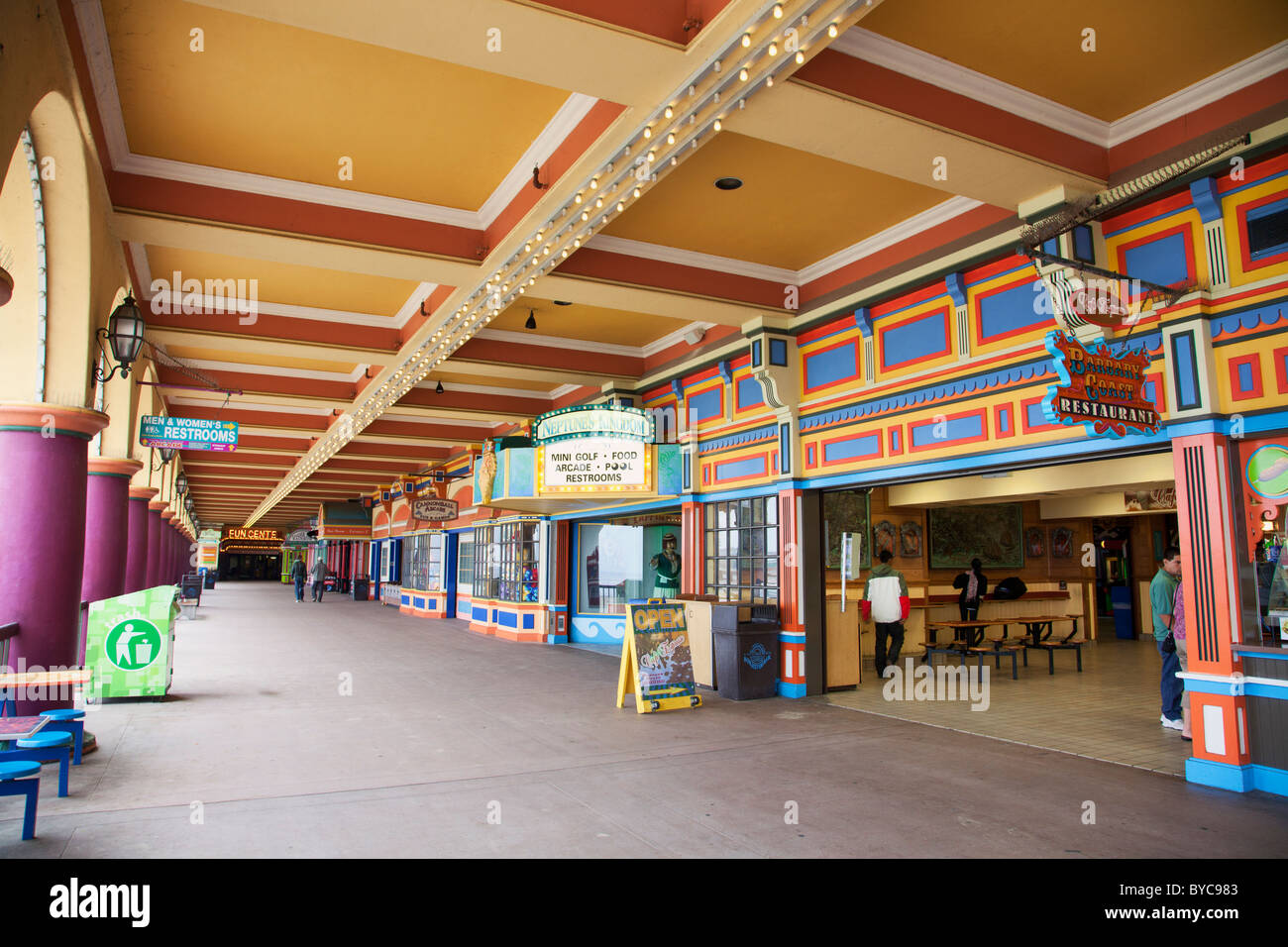 Arcade e Casino a Santa Cruz Beach Boardwalk, California Foto Stock