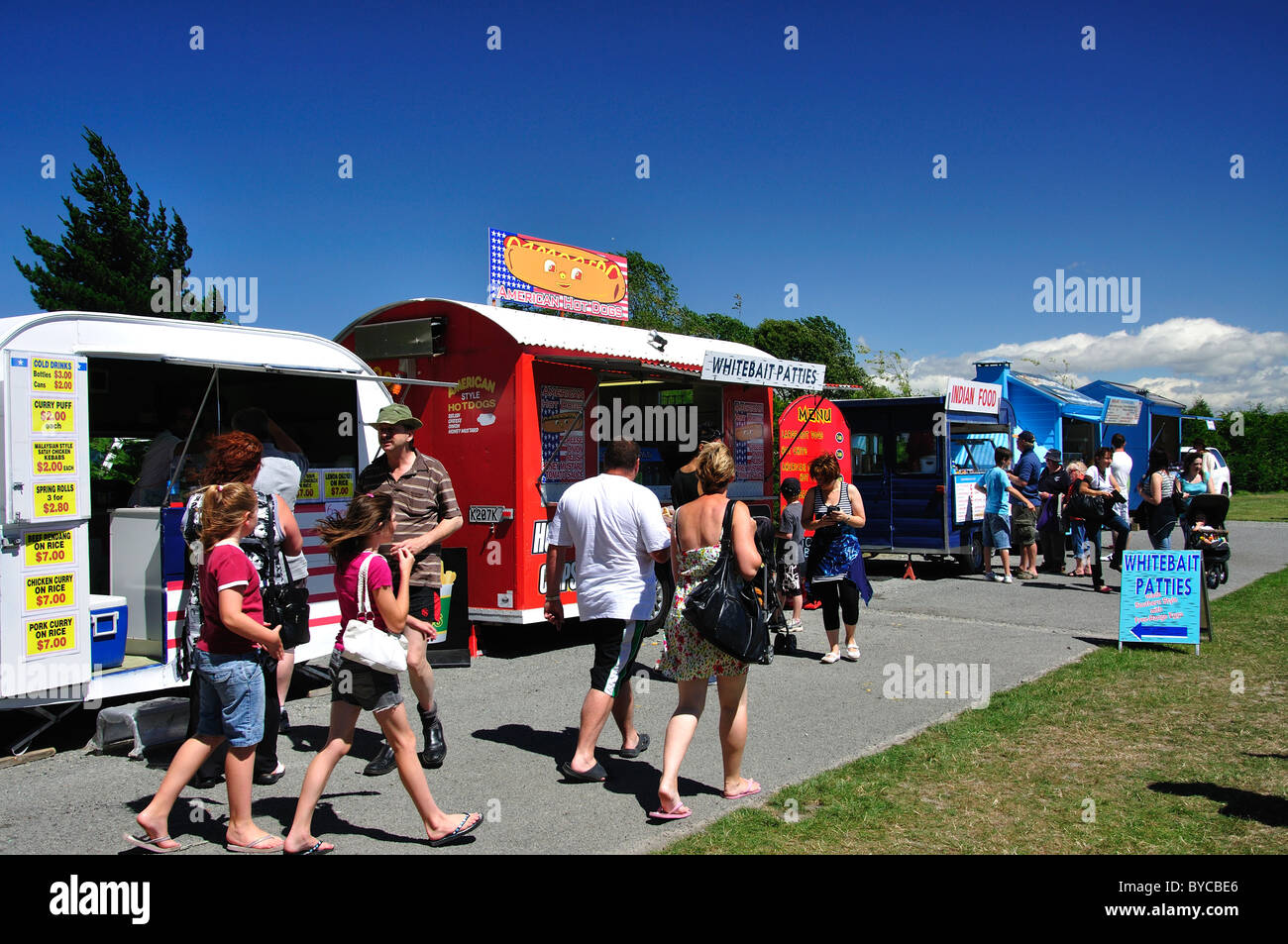 Bancarelle di fast food, Riccarton Market, Riccarton, Christchurch, Canterbury Region, South Island, nuova Zelanda Foto Stock