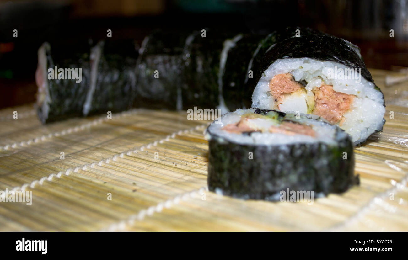 Vegetariano a fette maki sushi Roll Foto Stock