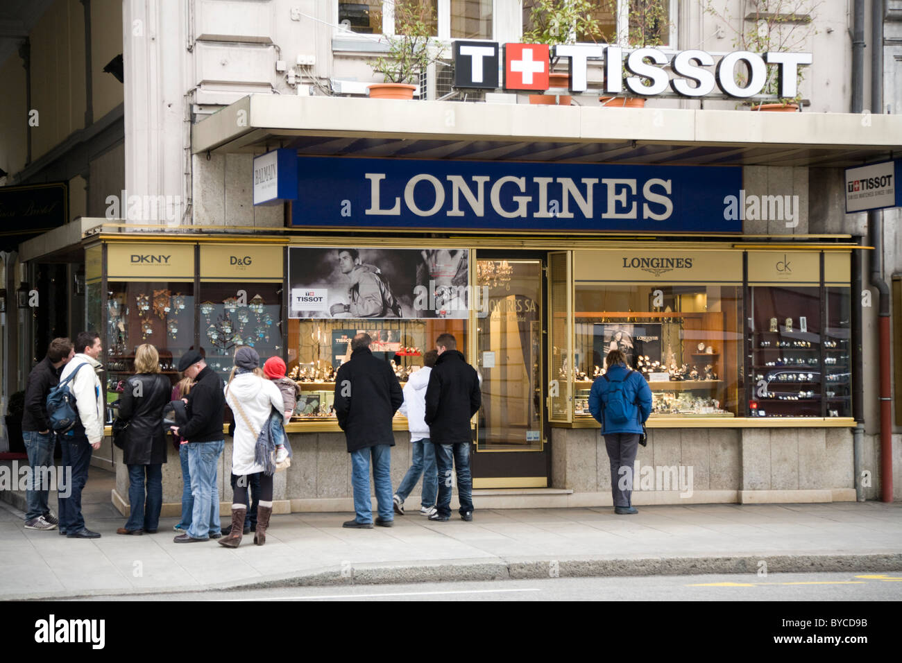 Gioielliere / Gioiellerie / store nella vendita di Ginevra Swiss made Tissot e Longines orologi da polso. Geneve. La Svizzera. Foto Stock