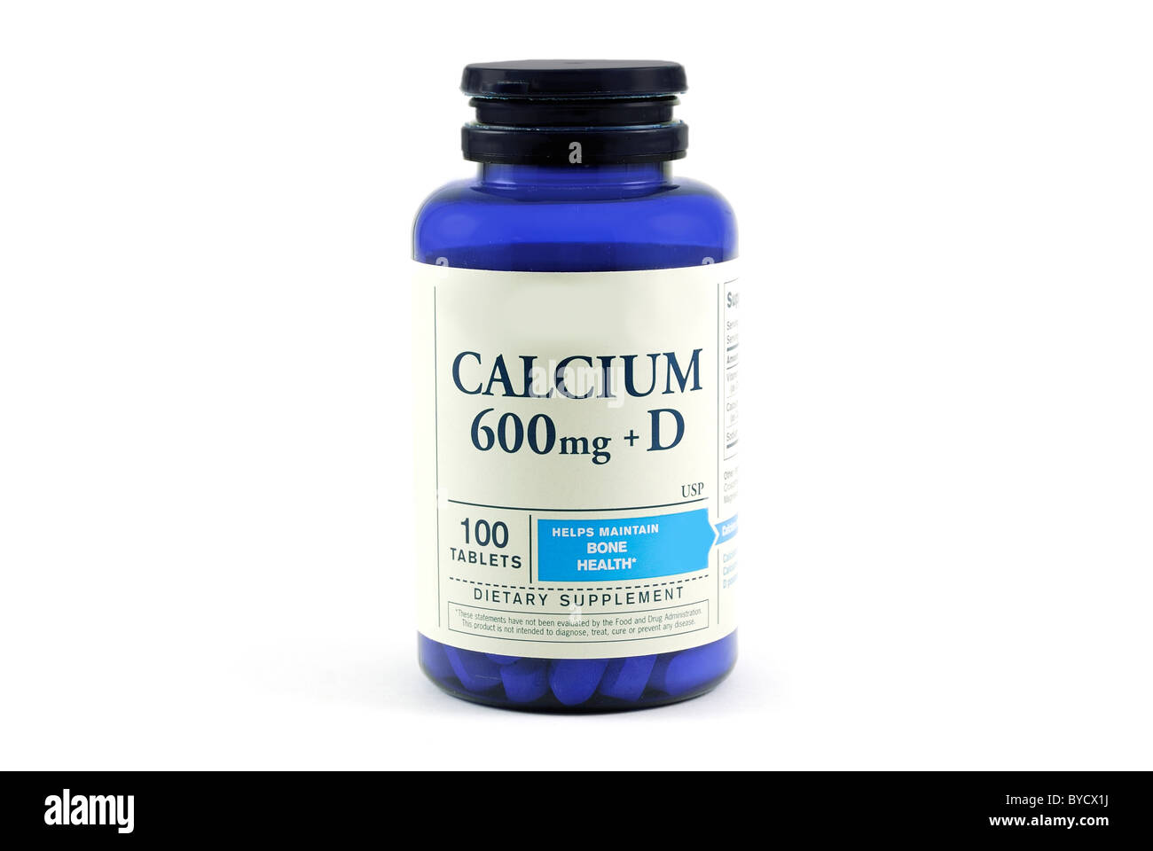 Una bottiglia di generici calcio con vitamina D utilizzata per la salute delle ossa isolate su uno sfondo bianco. Foto Stock