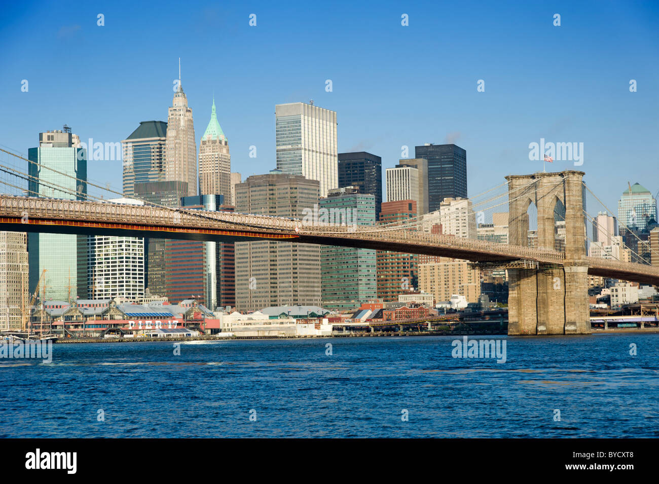 Ponte di Brooklyn e la skyline di New York, New York City, Stati Uniti d'America Foto Stock