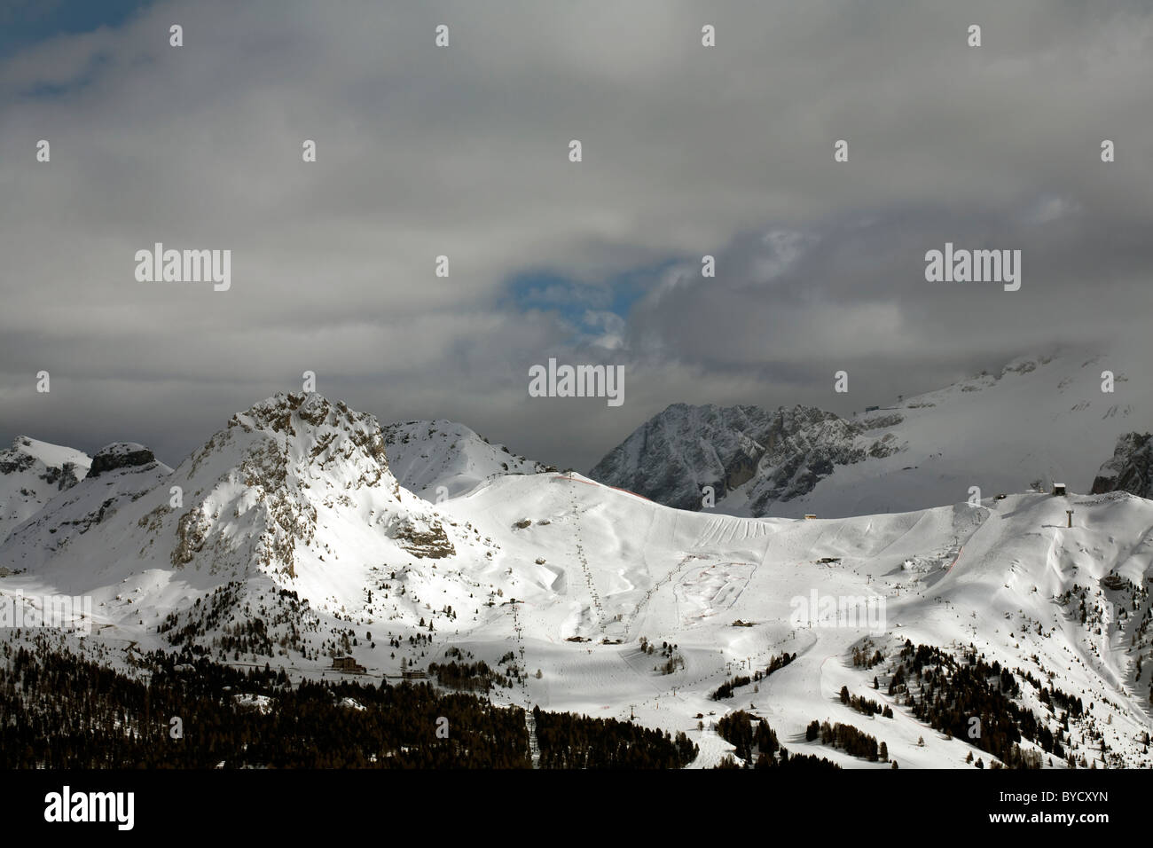 Passo Pordoi Pordoijoch Sella Ronda Selva Dolomiti Italia Foto Stock