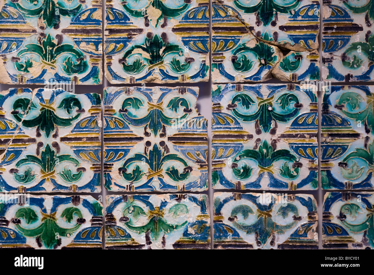 Antica azulejos (piastrelle), Alfama, Lisbona, Portogallo Foto Stock