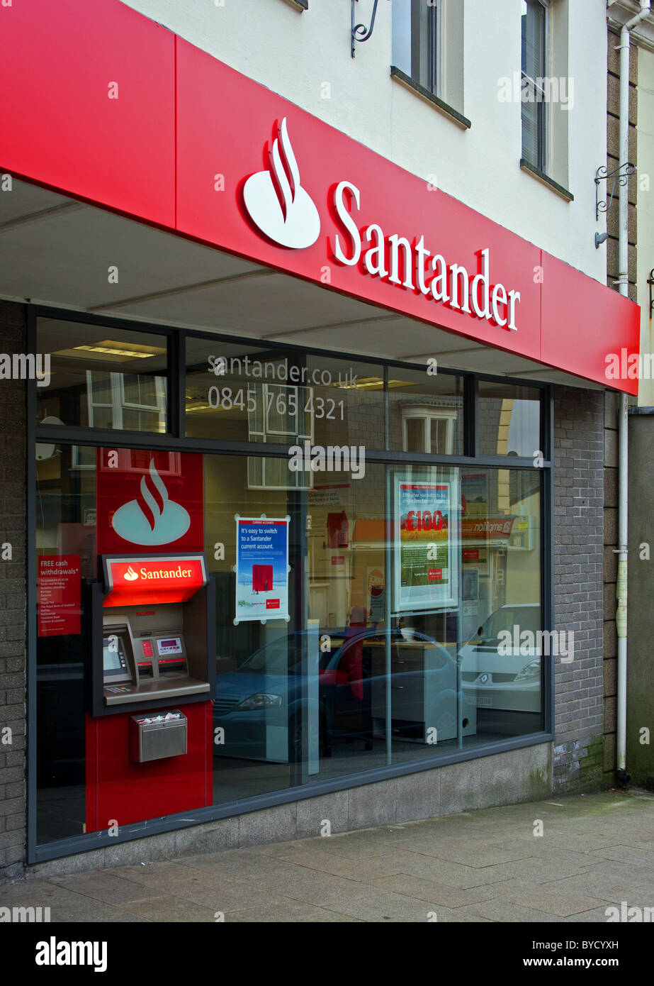 Una banca Santander in un British high street. Foto Stock