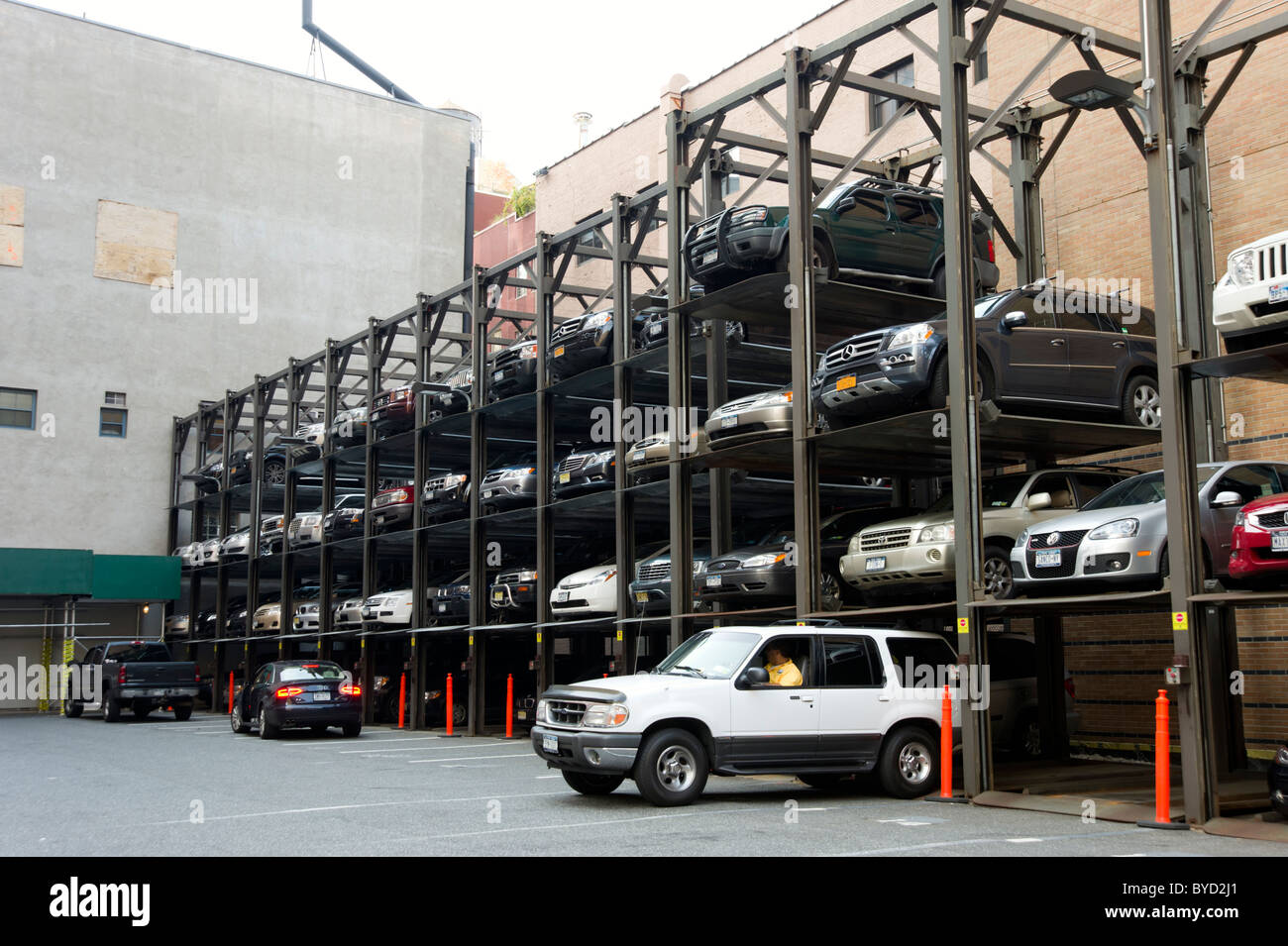 Ascensore Parcheggio auto, New York City, Stati Uniti d'America Foto stock  - Alamy