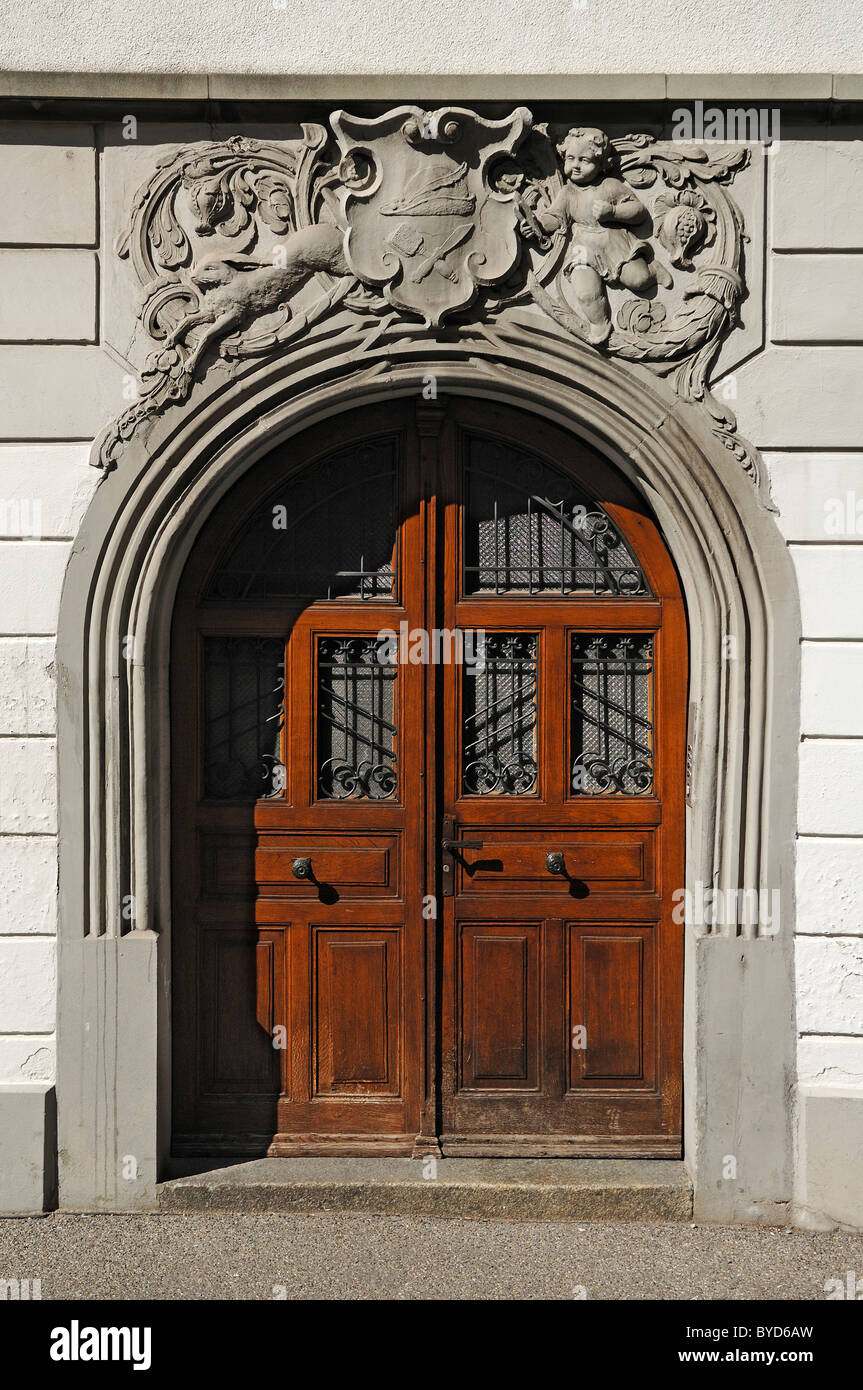 Ornato cancello di ingresso con stucchi, costruito nel 1585, Spisergasse street 1, San Gallo, Svizzera, Europa Foto Stock