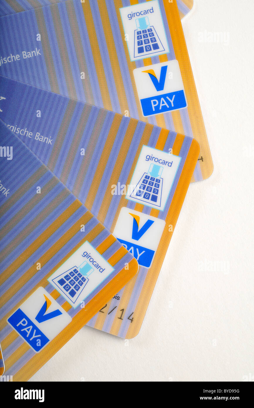 Carte Cash, le carte di addebito in conto corrente le carte bancarie con le icone più recenti, V-PAY, VPAY, girocard Foto Stock