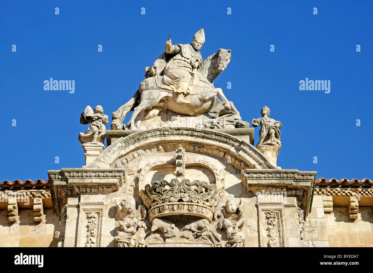 Stemma sulla facciata del Real Colegiata de San Isidoro, Chiesa collegiata, basilica, museo, Leon, Castilla y Leon provincia Foto Stock