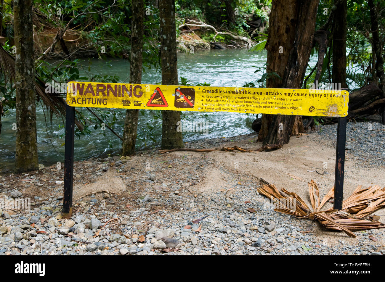 Coccodrillo segno di avvertimento Queensland Australia Foto Stock