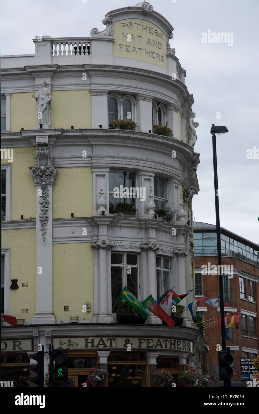 Hat e piume Public House, Clerkenwell Road London EC1 Foto Stock