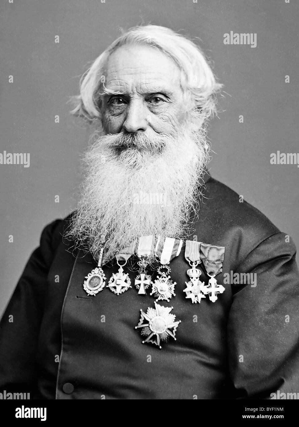 SAMUEL MORSE (1791-1872) US co-inventore del codice Morse fotografati da Matthew Brady nel 1866 indossando la sua medaglia europea awards Foto Stock