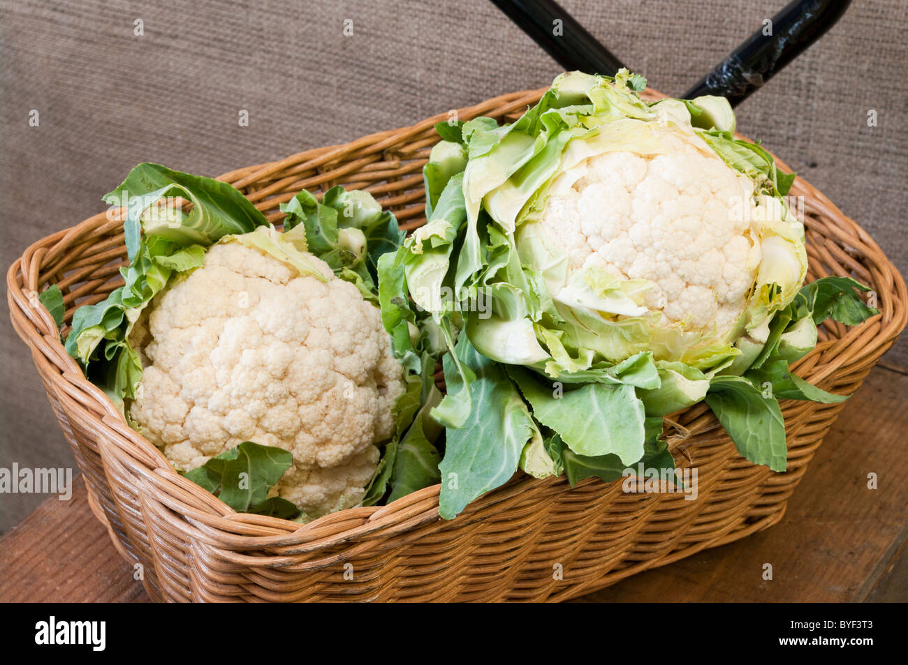 Cesto di cavolfiori Foto Stock