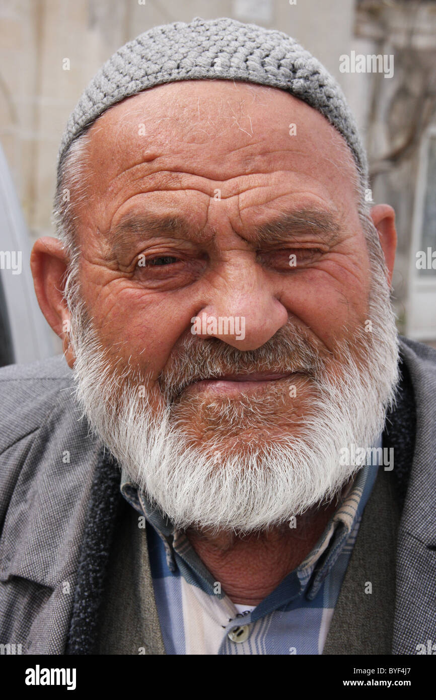 Tradizionale uomo musulmano ad Istanbul in Turchia Foto Stock