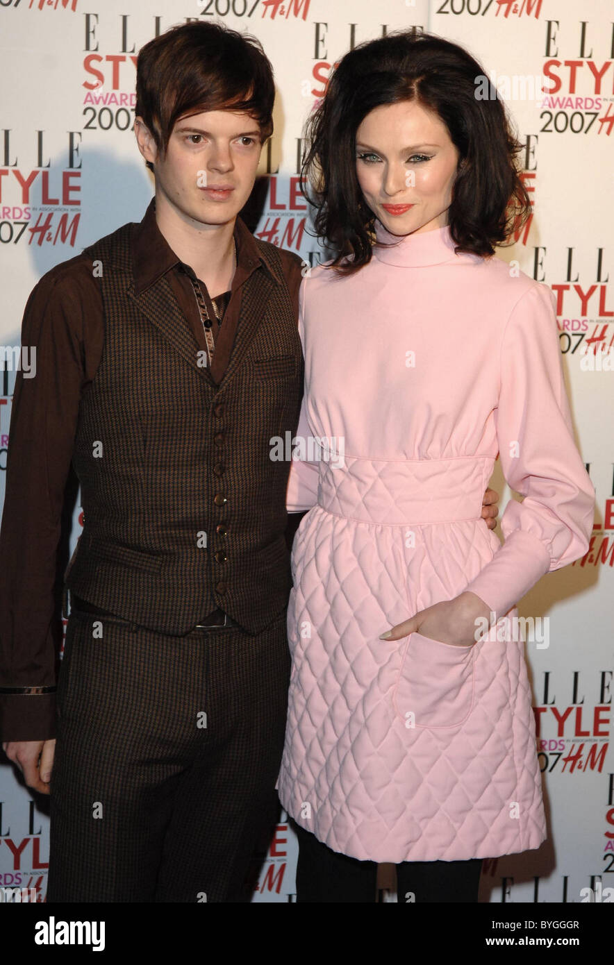 Sophie Ellis Bextor e Richard Jones del sentimento ELLE Style Awards - Gli arrivi il Roundhouse di Londra - Inghilterra - 12.2.07 Foto Stock